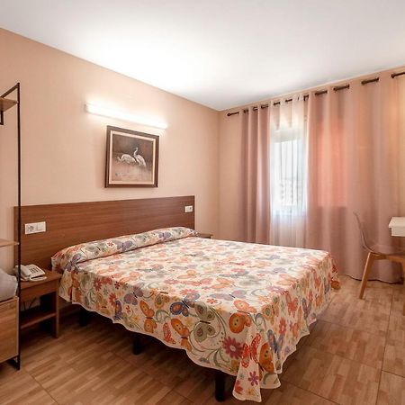 Hotel Silvia Эмпуриабрава Экстерьер фото