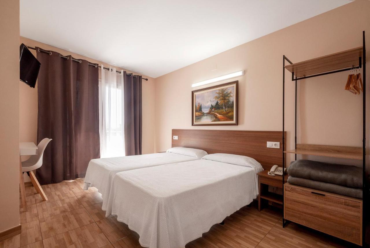 Hotel Silvia Эмпуриабрава Экстерьер фото