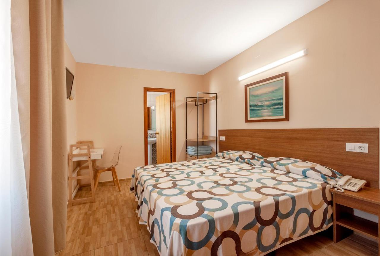 Hotel Silvia Эмпуриабрава Экстерьер фото