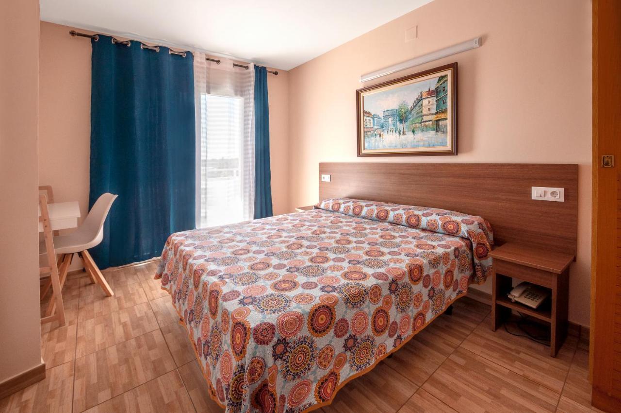 Hotel Silvia Эмпуриабрава Экстерьер фото