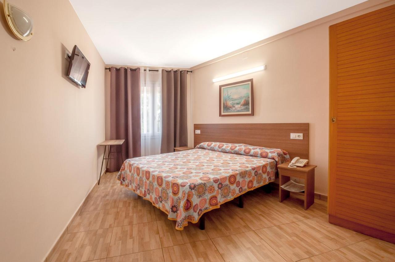 Hotel Silvia Эмпуриабрава Экстерьер фото
